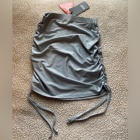 Ego- Ruched Side Detail Disco Mini Skirt, SIZE: US 4, UK 8 - Picture 4 of 5